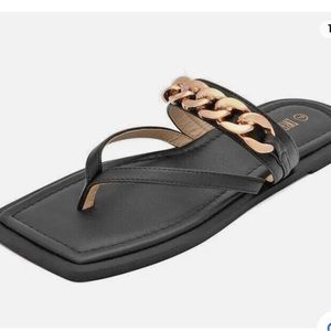 Black sandal gold chain flip flop
